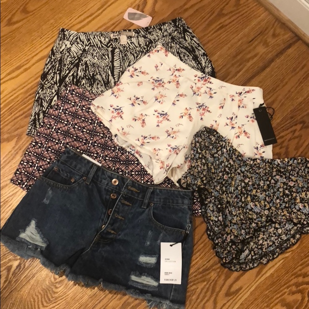Lot of 5 cute Forever 21 shorts sz S NWT :)